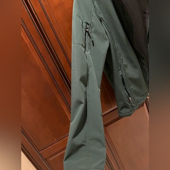 NFL Green Bay Packers Sonoma Soft Shell Rain Resistant Jacket - M - Picture 9 of 11